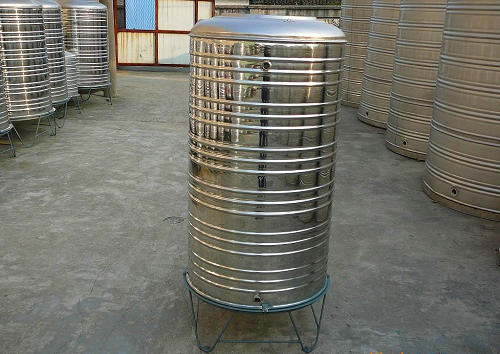 家用不銹鋼水箱購(gòu)買指南:選擇合適的容量保障家庭用水需求